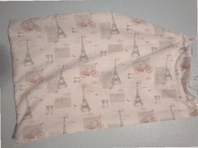 Classic PARIS EIFFEL TOWER Carte Postale France PILLOWCASE