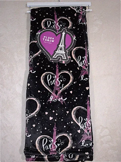 Emery’s Wonderland Throw Blanket Paris France Eiffel Tower Hearts 50”x60”