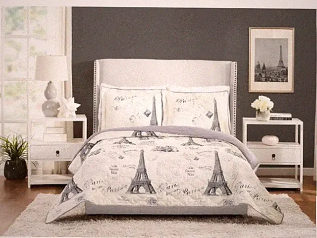 Mainstays Paris Eiffel Tower Quilt Full / Queen Blanket Cream Black Sz 86" x 90"